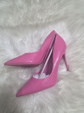 Glossy Pointed-Toe Stiletto Pump in Bright Pink